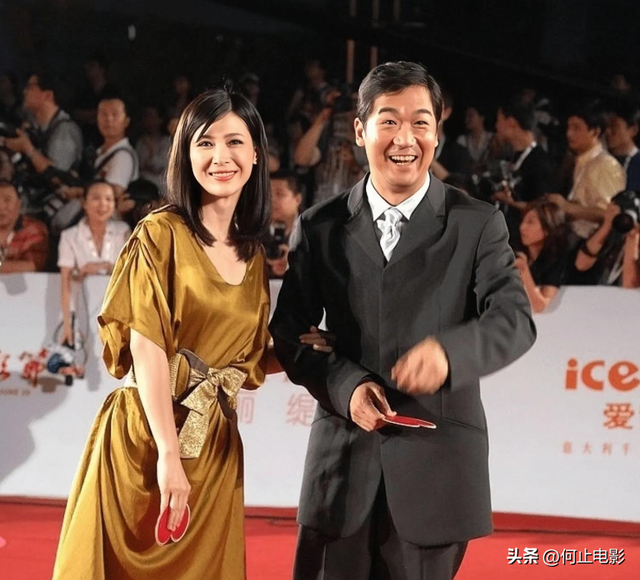 为了嫁50亿富豪，狠心抛弃同居5年的周一围，现今她却活成了笑话