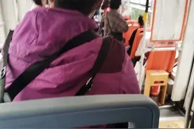 成都老年公交卡免费好还是发补贴好？图片