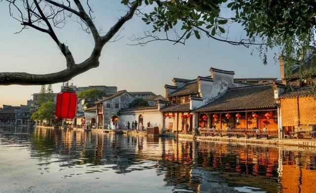 中国评分最高的十大古镇，第1名很难超越！去过一半此生无憾！