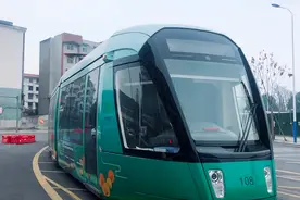 都江堰旅游有轨电车开通了，这样乘坐，非常方便！图片