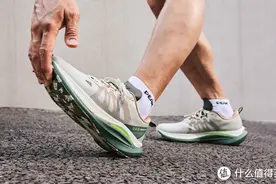 入门平价跑鞋：不是买不起，200档更有性价比！图片