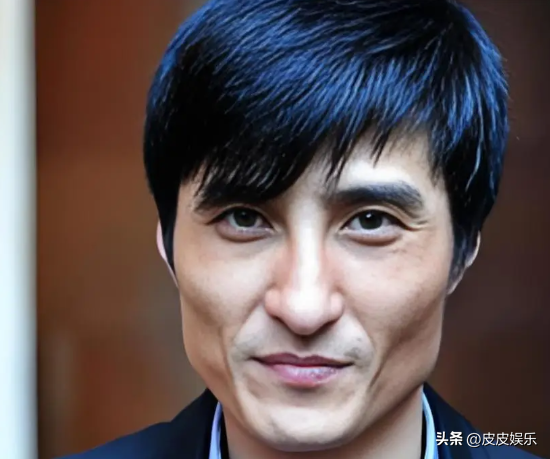 演员亲兄弟，境遇大不相同！弟弟住豪宅，哥哥却在成名后锒铛入狱