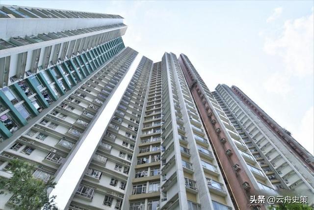 港独害人害己：黄之锋父亲贱卖房产举家飞国外，不会被世界原谅！