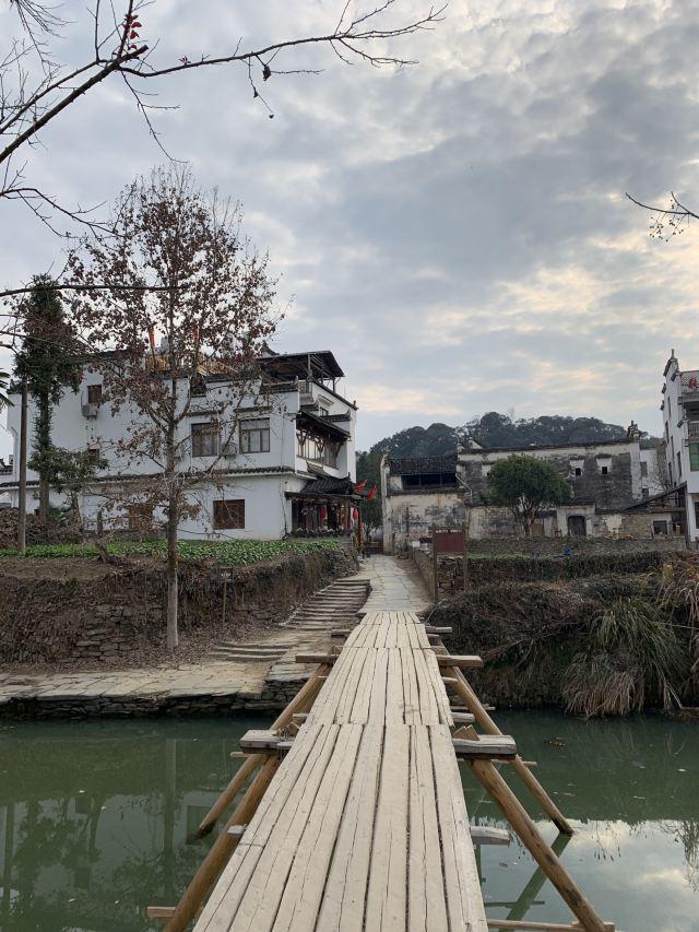 清明小假期不知去哪？来婺源看最美的乡村，把春天都锁在油菜花里