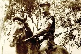 毛主席批评彭雪枫搞山头主义，彭雪枫怒拍桌子：有山头，但没主义图片