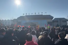 临漳：民俗表演闹新春图片