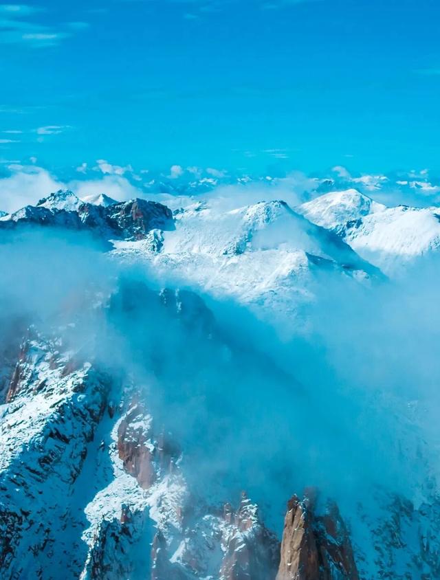 雪落神山，买一送一！莲宝叶则邀您共赴冬日秘境