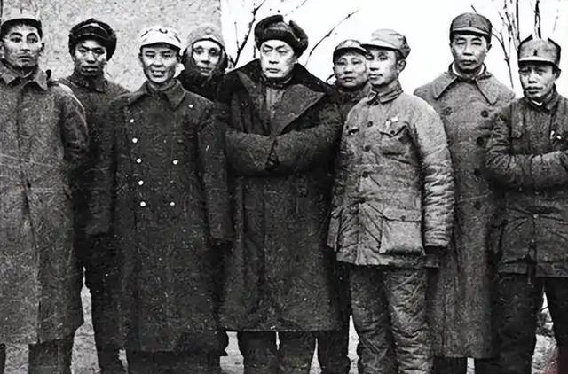 陈毅要求乘飞机从西藏回北京，空军少将张廷发：先别答应，等一等