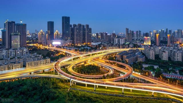中国下一个“小香港”，不是成都、上海，这座城市才是黑马！