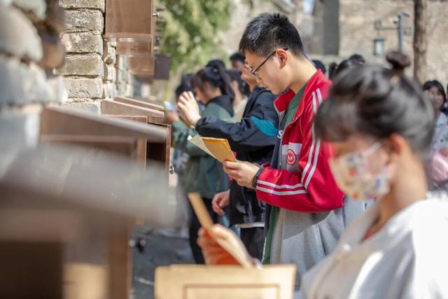 踏春游古城，研学好时光！一起来台儿庄古城探索文化盛宴！