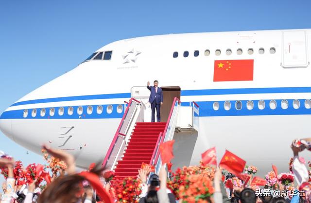 “开创新疆更加美好的明天”——习近平总书记率中央代表团出席新疆维吾尔自治区成立70周年庆祝活动纪实