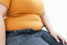 肚子上有赘肉，长期减不下去，可能是这四个原因造成的？图片