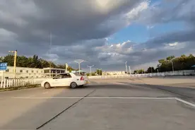 科目四过了驾照没到能开车吗？车管所：可以，但需满足这一点！图片