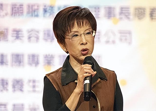 洪秀柱抵达北京，发表郑重表态，民进党急眼了，国民党却令人心寒