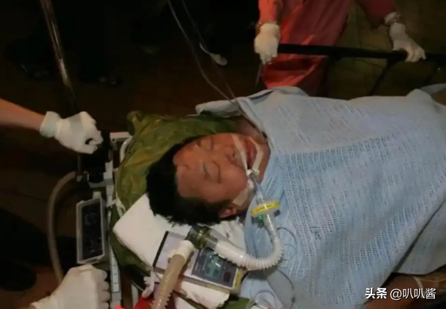 出名后出轨保姆，气死原配，如今77岁的他晚景凄凉，子女与其割席