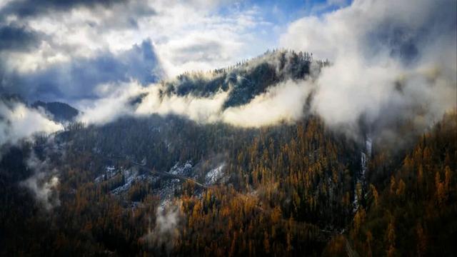 云雾缭绕 喀纳斯驼颈湾