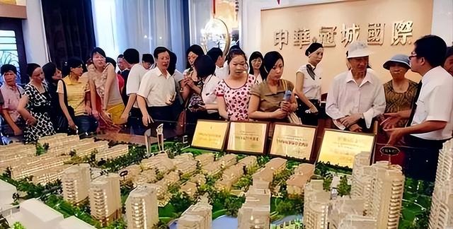 人口告别世界第一？二孩催生无效后，国家终于向住房出手了