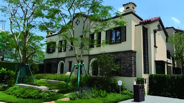 2025重庆十大最贵小区：香樟林别墅、棕榈泉国际花园、龙湖蓝湖郡