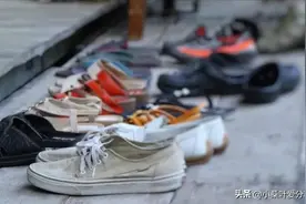 “旧鞋五四扔，扔了家不顺”，扔鞋子有啥说法？真不是迷信图片