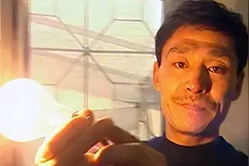 奇人马显刚回顾：自称能徒手摸220伏电压无伤，不怕电，后来咋样图片