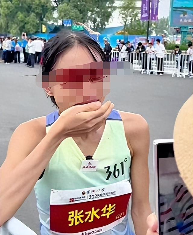 最快女护士风波再起，白岩松惹火上身，官媒出手句句戳打工人心坎