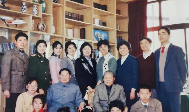 开国上将杨得志真是老当益壮，80岁再娶妻，夫妻俩一起生活了4年