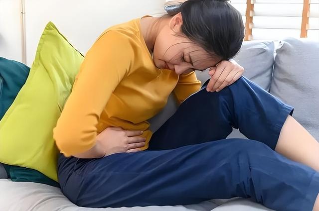 一个月靠饿瘦20斤 120斤女子过度减肥致闭经，医生：卵巢暂停工作