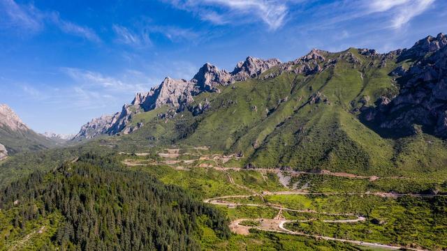 5月中旬-8月夏季自驾，6条景观大道，通行条件佳，沿途风景甚好