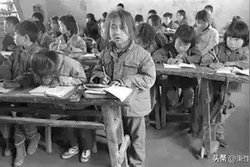 在女生面前脱了裤子，老师夸我很勇敢。小小测试影响了我的一生。图片