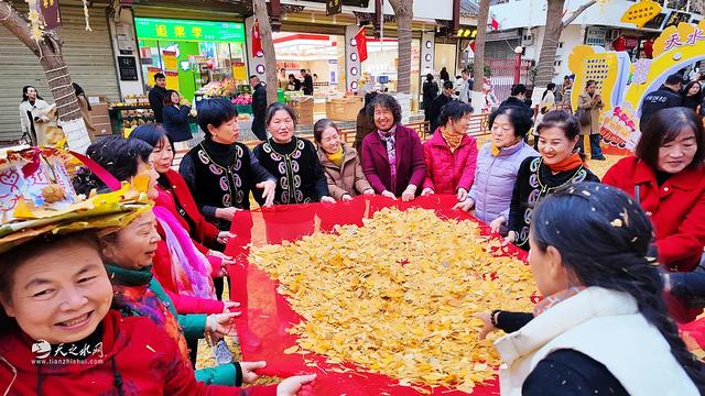 天水“黄金大道”嘉年华圆满谢幕:落叶为笺,共赴明年金色之约!