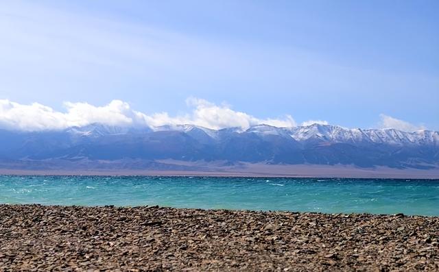 游新疆净海赛里木湖