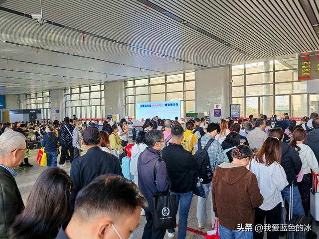 早晨六点出门，下午五点来到了山西地盘最大的城市忻州市