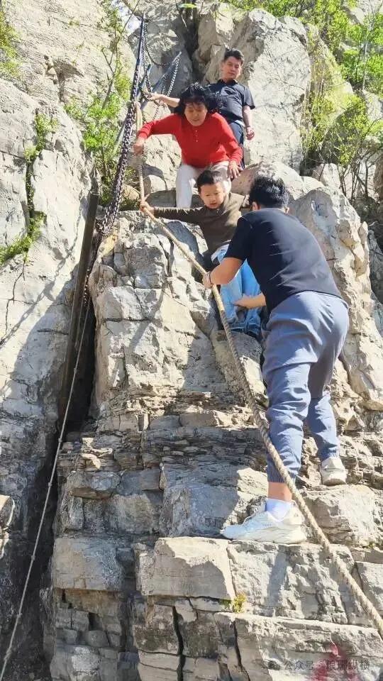 全免费!临沂春假建议安排一天:爬山峰、钻山洞!