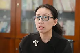 焦雅辉：优化护士编制管理，加强薪酬待遇保障图片