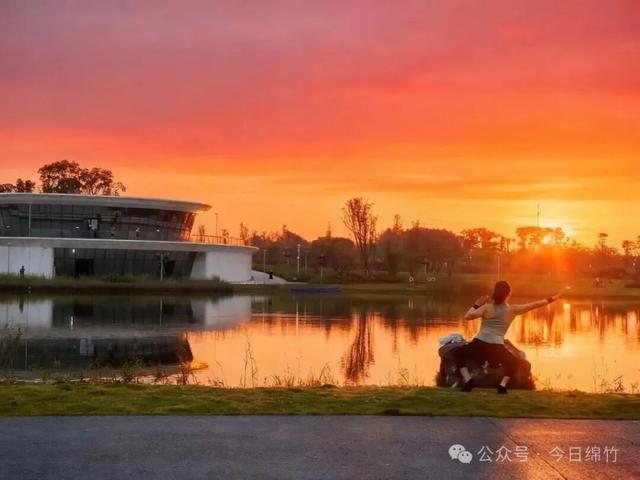 绵竹这里太美了！适合遛娃、运动、拍照，还有风铃木花海......