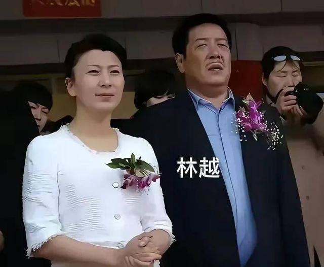 再迎噩耗！闫学晶被举报偷税，证据已提交机关，这次恐有牢狱之灾