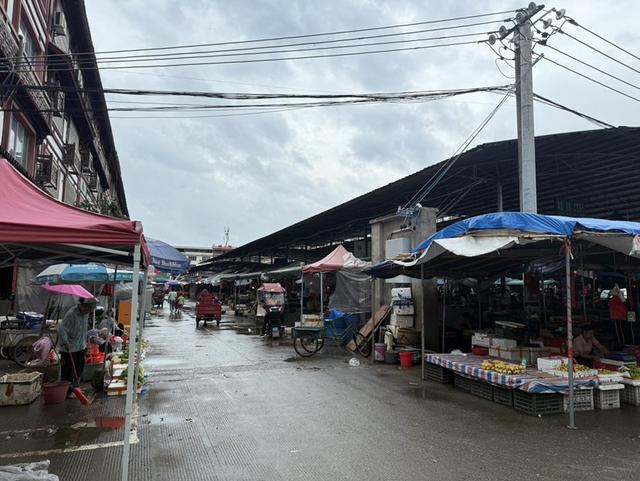在桂林，这些热闹的圩市产品丰富又新鲜！