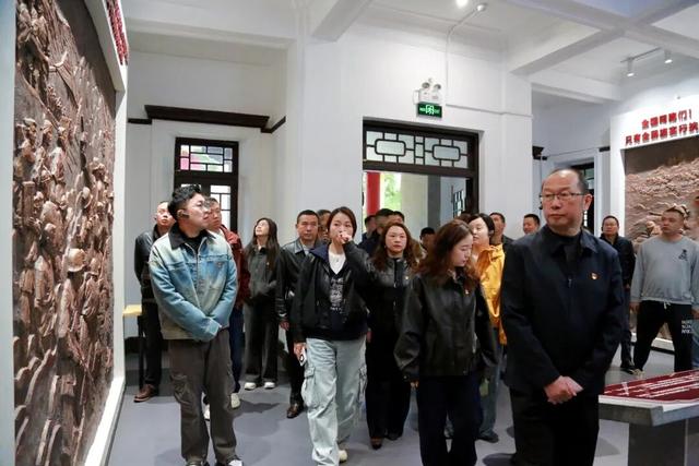 庐山景区联合党委组织开展“铭记抗战历史，弘扬伟大抗战精神”主题党日活动