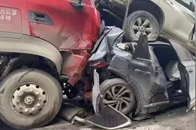 吉利星瑞从10米高架桥坠落，“发动机下沉技术”上演封神时刻！图片