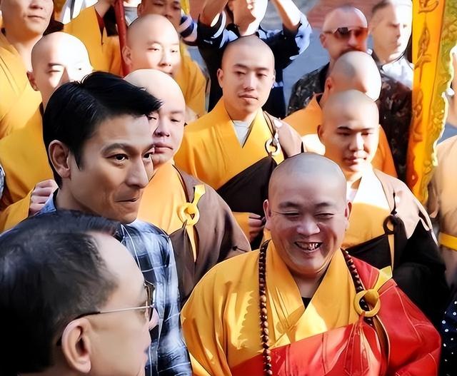 拔出萝卜带出泥！释永信老底被扒，原来身披16万袈裟只是冰山一角