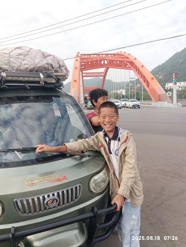 祖孙三人的万里摩旅生活暂告一段落 ：“慌慌张张赶回家，就怕耽误孙子开学”