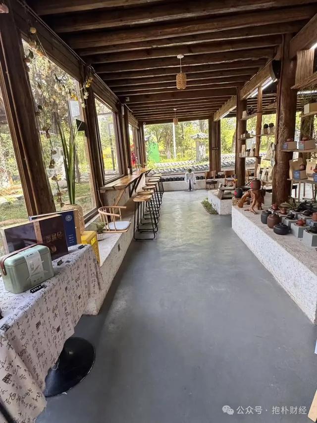 在丽江感受繁华，听当地人讲述焦虑和隐忧