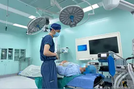 “5.12护士节”走近手术部男护士，他说：在无私奉献上，大家都一样图片