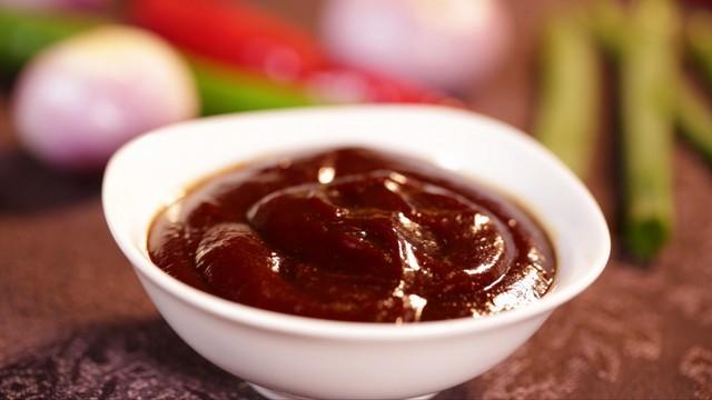 京酱肉丝：经典北京风味，细腻鲜香的家常佳肴