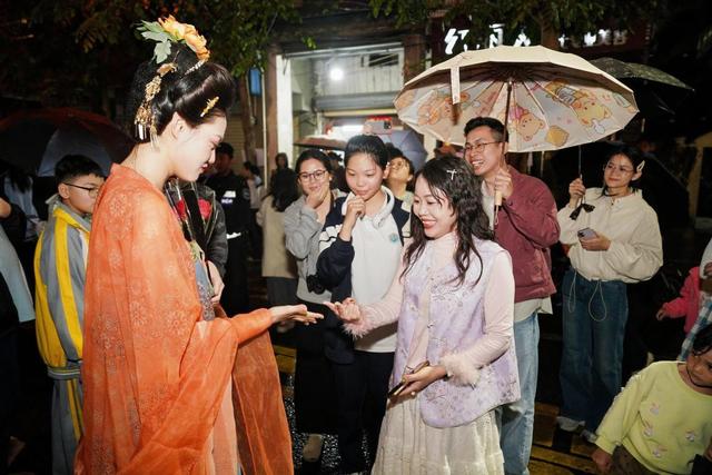 琼州元宵春意浓！海南各地多彩活动欢庆元宵佳节