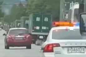 绝密！2024高考试卷押运 多辆特勤车护航 网友：露头就秒 评论区沦陷图片