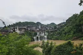 芙蓉镇的故事图片