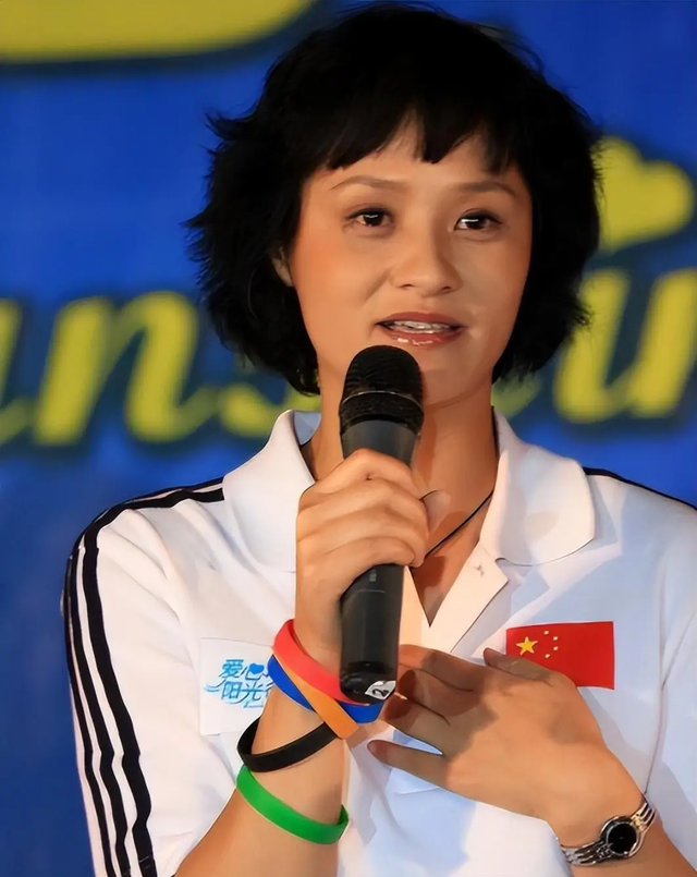 郭晶晶没想到，移居美国惨遭丈夫抛弃的高敏，已走上另一条上坡路