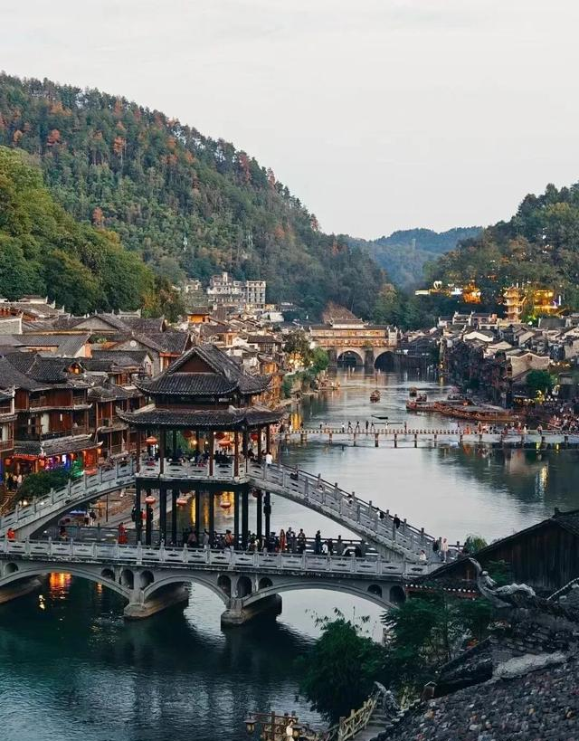 中国评分最高的十大古镇，第1名很难超越！去过一半此生无憾！