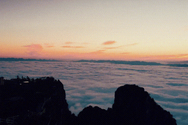 乡游黔中 · 兴义市 半边街村丨云海翻涌万峰巅，星河坠落悬崖居